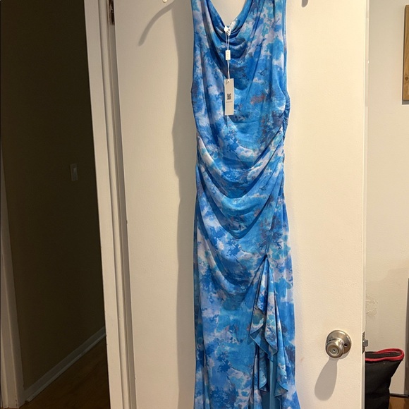ASTR the Label Blue Tie Dye Watercolor Maxi Dress Size medium. New with tags - Picture 3 of 3